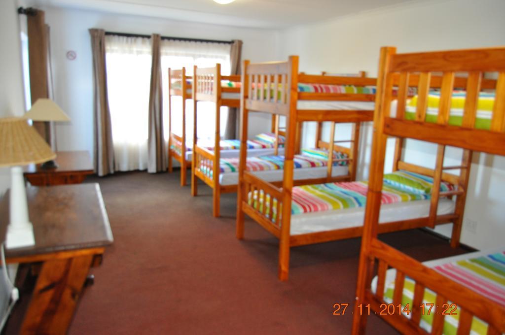Backpacker Apartments Plettenberg Bay Quarto foto