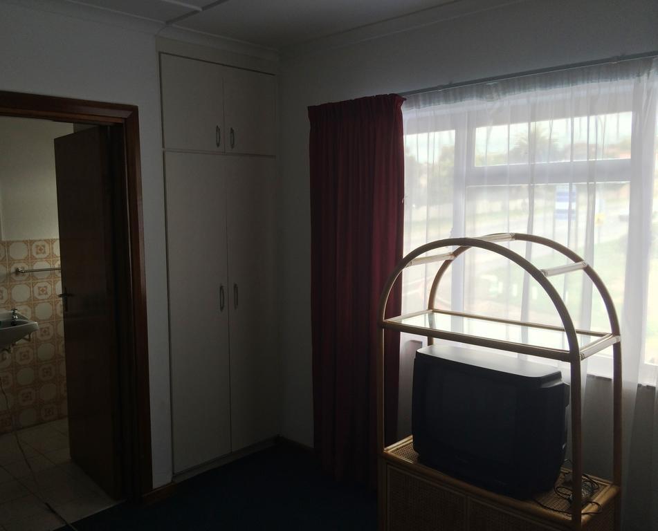 Backpacker Apartments Plettenberg Bay Quarto foto