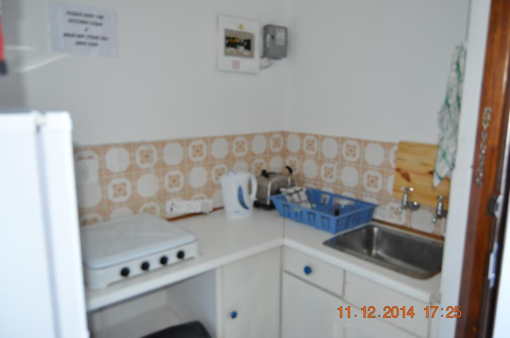 Backpacker Apartments Plettenberg Bay Quarto foto