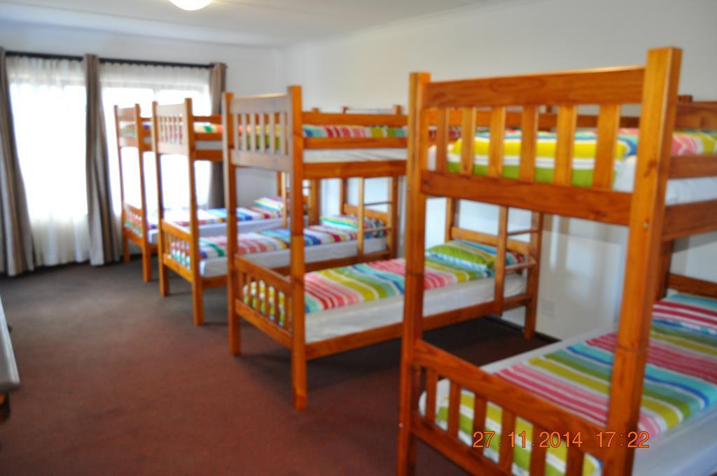 Backpacker Apartments Plettenberg Bay Quarto foto