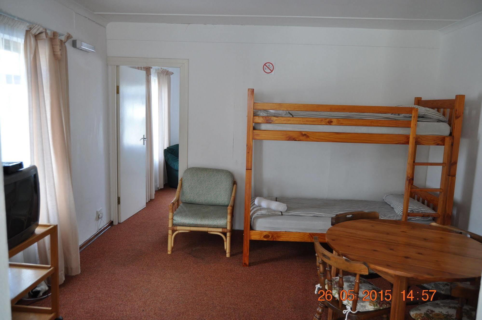 Backpacker Apartments Plettenberg Bay Exterior foto