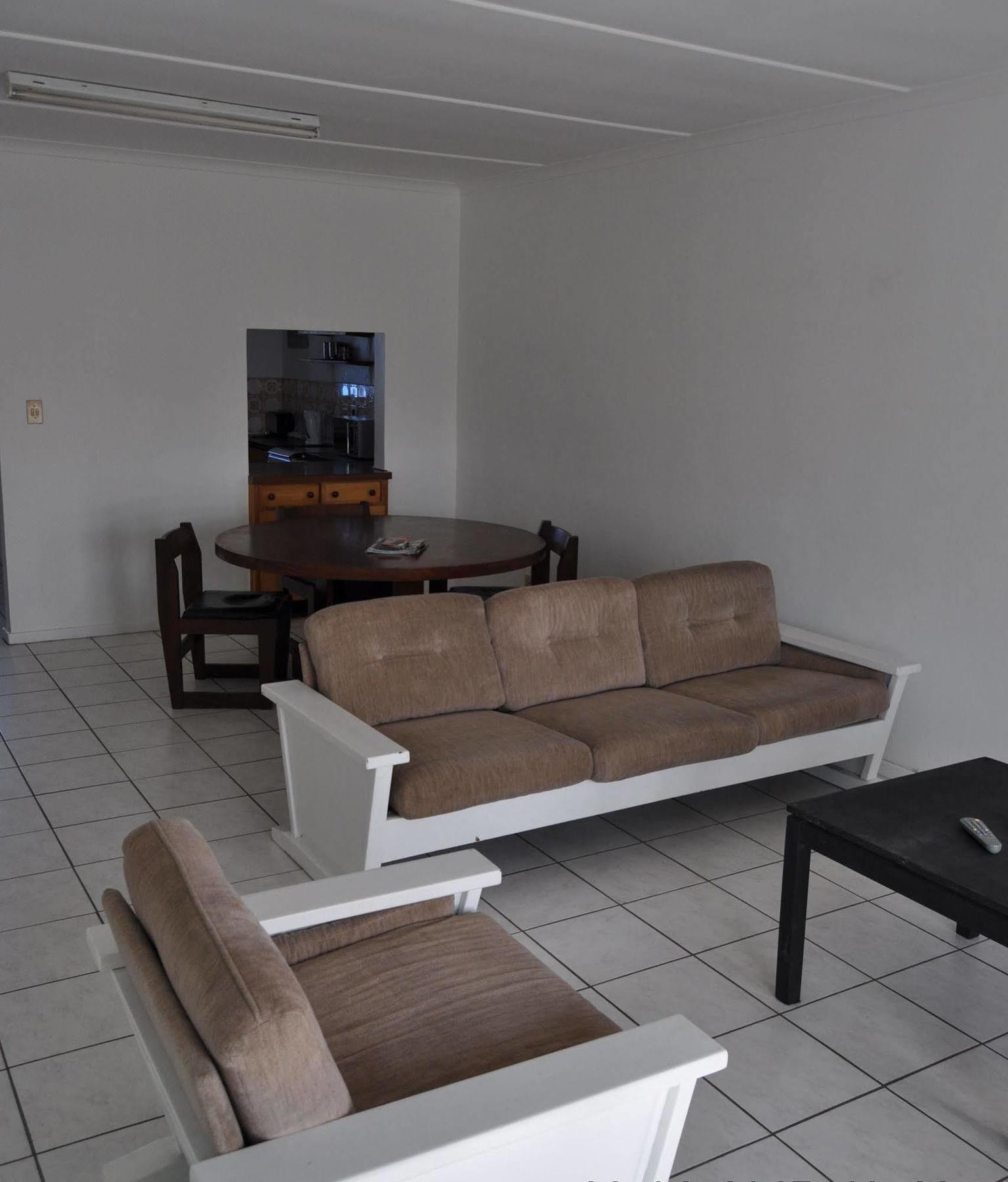 Backpacker Apartments Plettenberg Bay Exterior foto